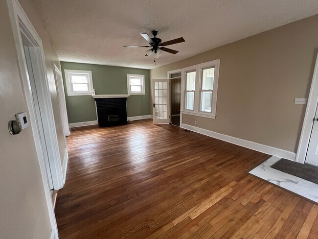 Building Photo - 1414 W Main St