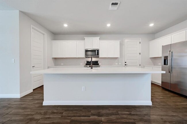 Building Photo - 8003 Orizzonte St