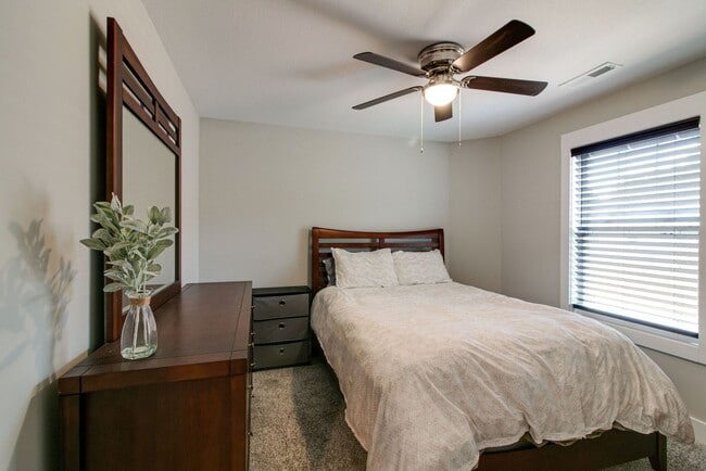 Building Photo - 210 Geneva Ln