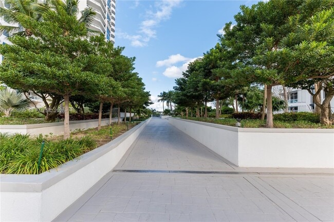 Building Photo - 21205 Yacht Club Dr