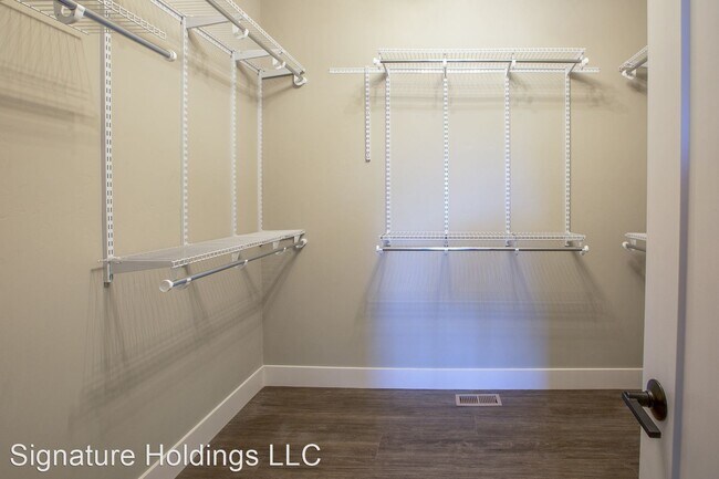Building Photo - 4 br, 3 bath House - 314 E. Little Spokane...