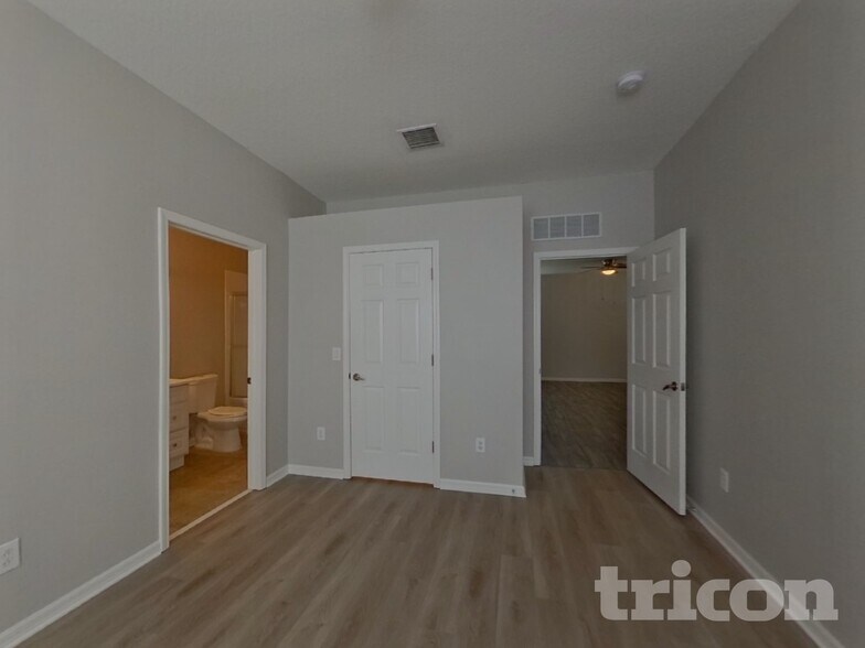 Building Photo - 6705 Cambridge Park Dr