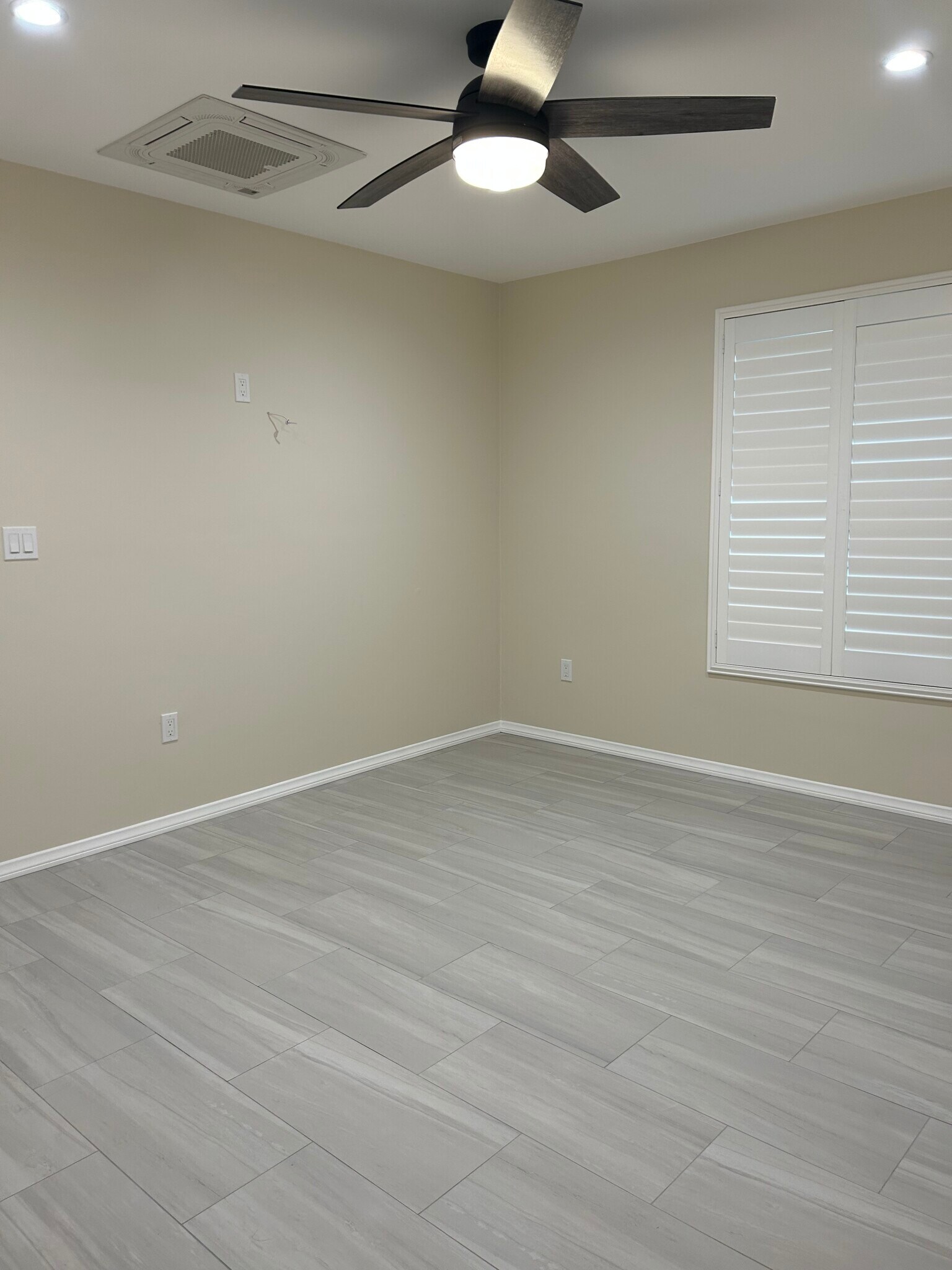 1st bedroom - 111 E 13th St