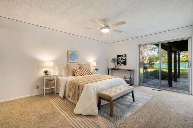 Building Photo - 1096 Corino Real Ct