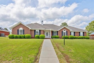 Building Photo - 3709 Seleste Dr
