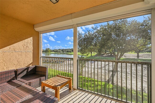 Building Photo - 3001 W Rolling Hills Cir
