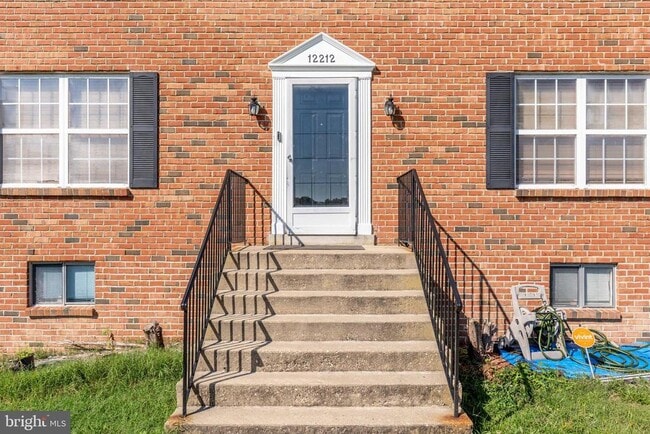 Building Photo - 12212 Birchview Dr