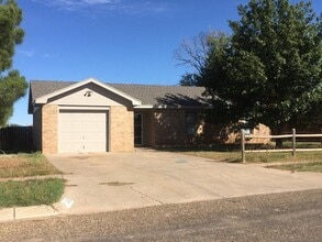 Building Photo - 302 E 17th St