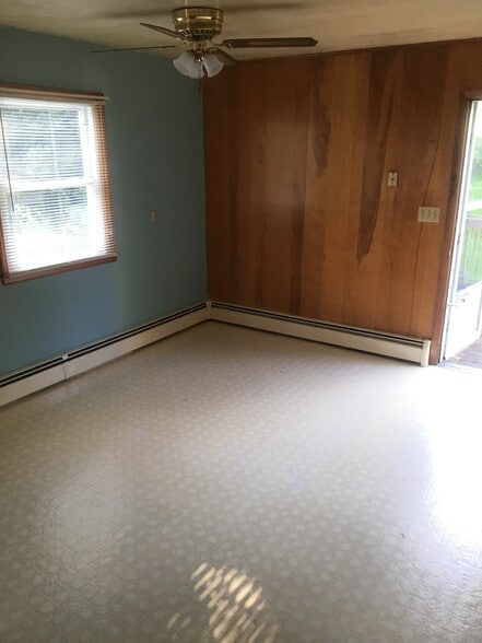 Building Photo - 403 Marlington St