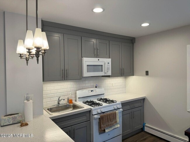 Building Photo - 405 Glenn Rd