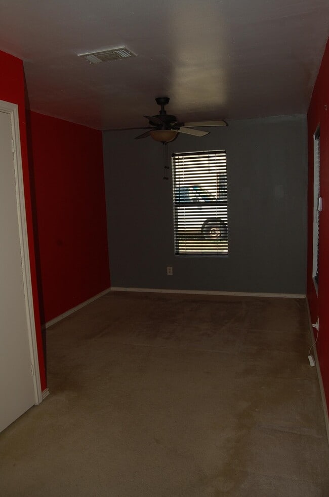 Building Photo - 1902 E Price St