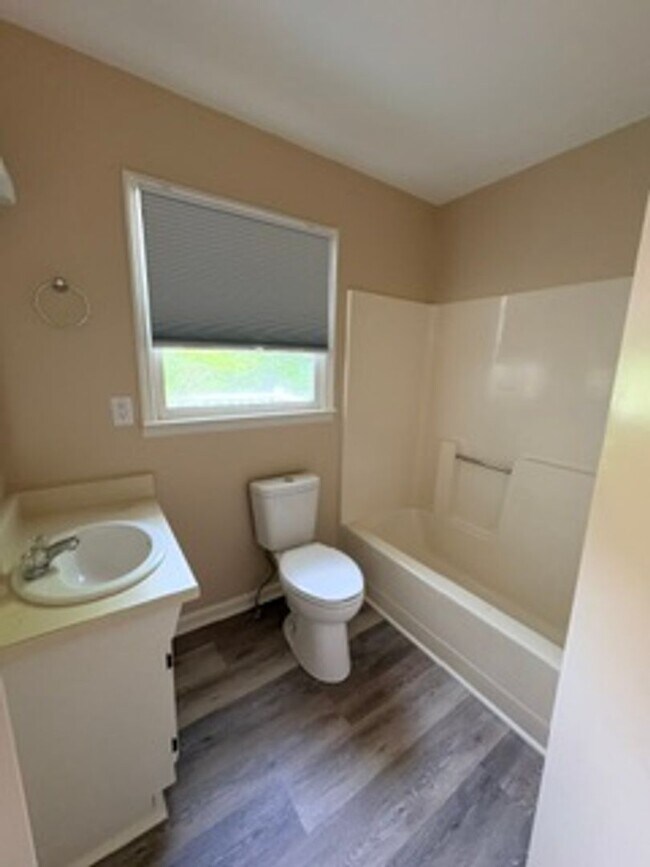 Building Photo - Totally Renovated Bungalow Located in Quiet Neighborhood Yet Close to Everything!