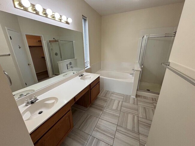 Building Photo - 10911 Grassmere Ct