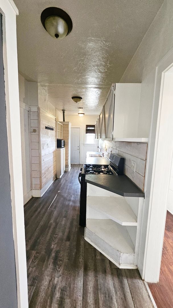 Building Photo - Duplex in the heart of historic NW OKC!