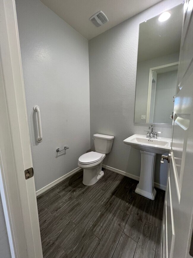 Building Photo - 2019 Build in Gated East Mark Community