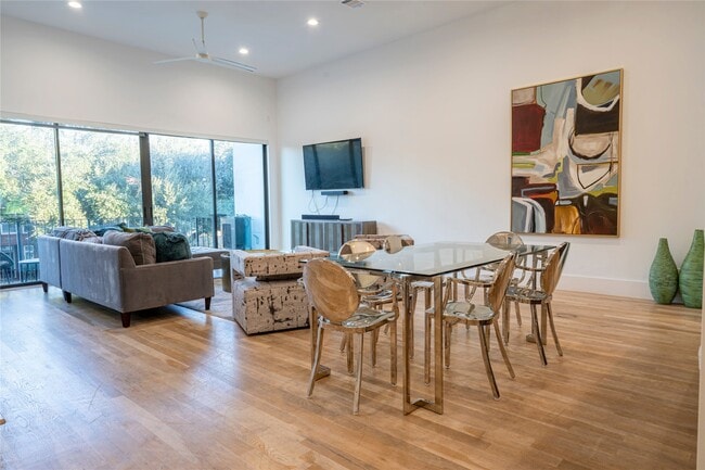 Building Photo - 709 Memorial Heights Dr