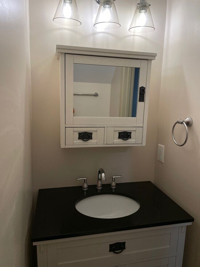 Building Photo - 1304