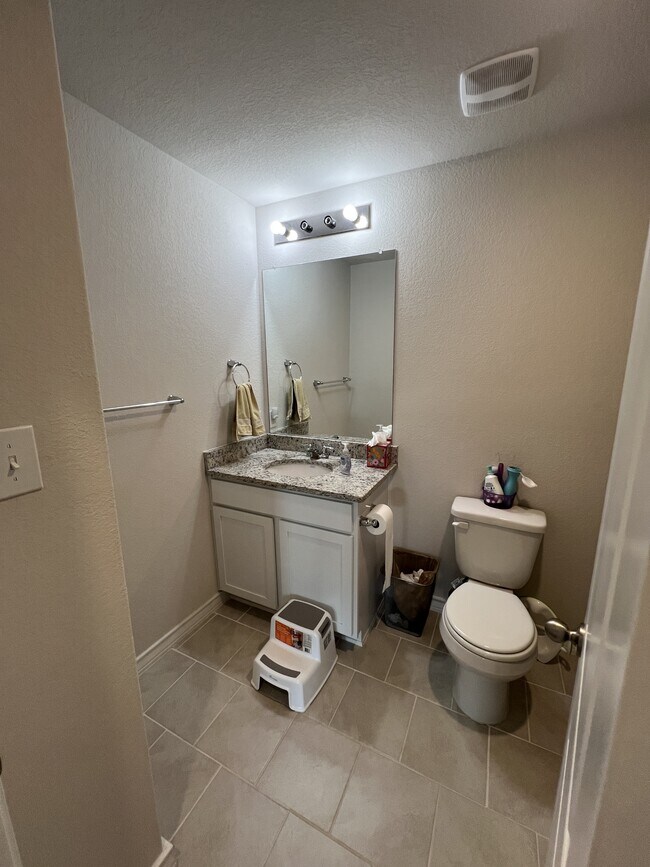 Building Photo - 317 Denison Dm