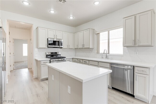 Building Photo - 2084 Tiger Links Dr