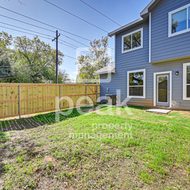 Building Photo - $1725! 3Bed/2.5Bath home in Fort Worth!