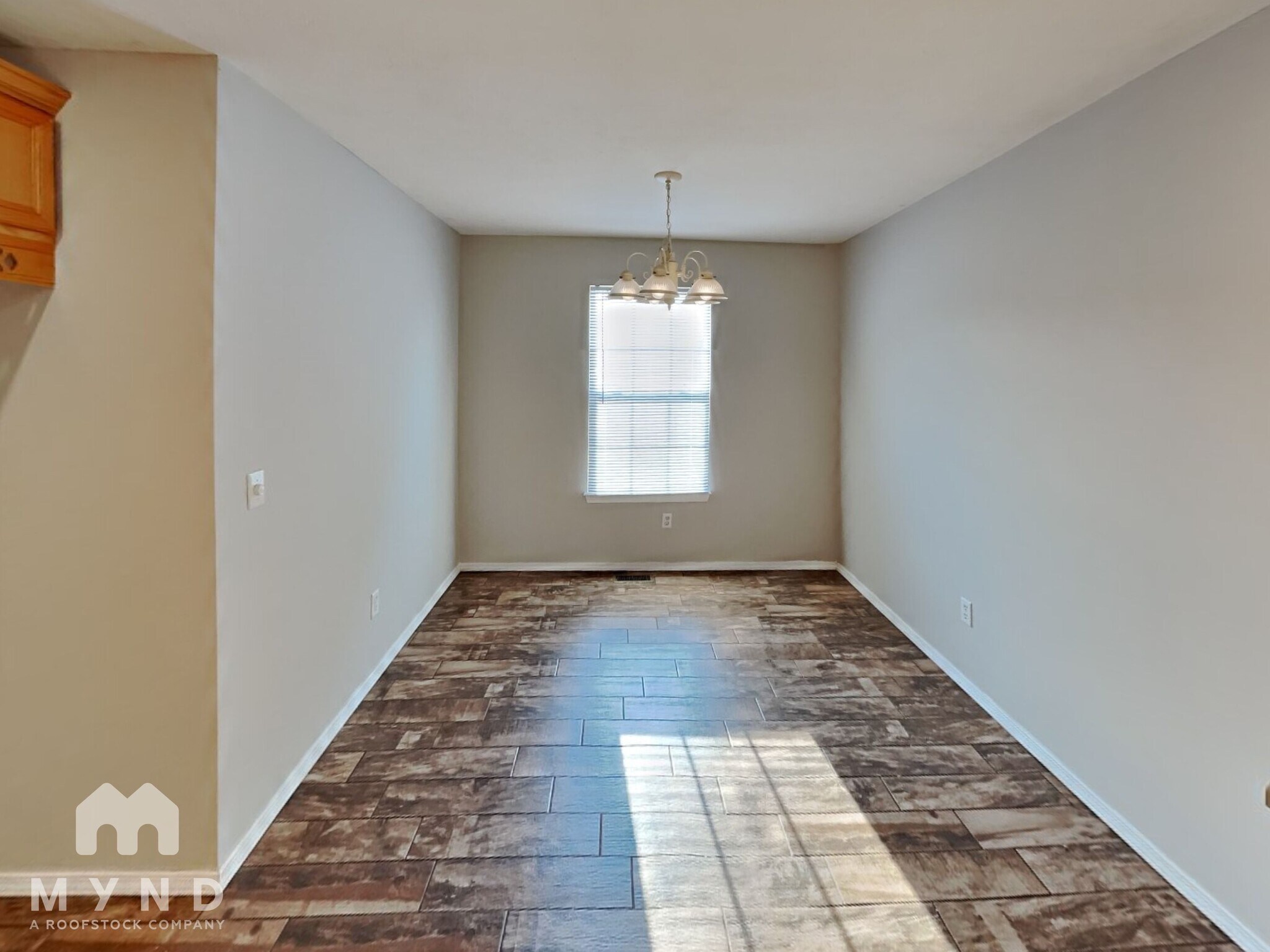 Building Photo - 711 N Jonathan Ave