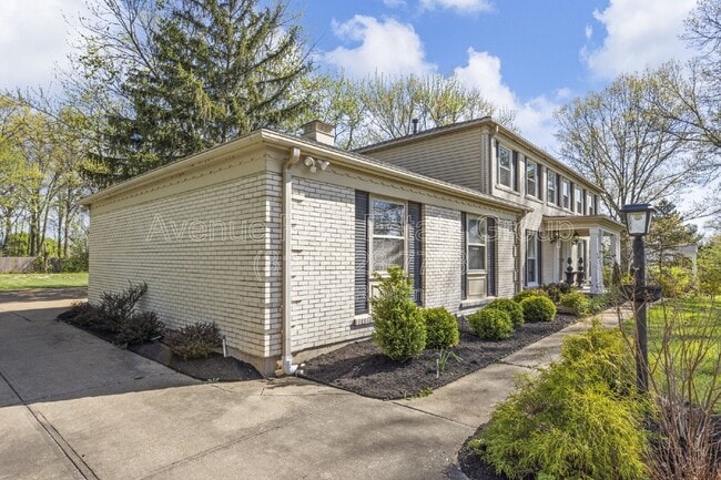 Building Photo - 15997 Trowbridge Rd