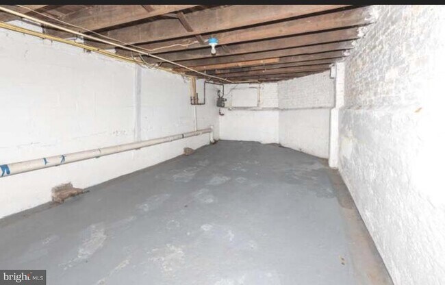 Building Photo - 1638 Cole St