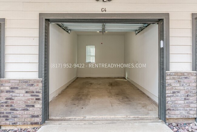 Building Photo - 251 S Mill St