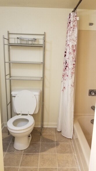 Building Photo - 2772 University Ave