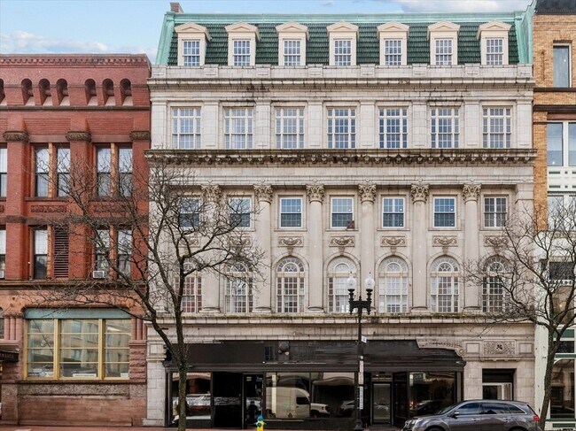 Building Photo - 280 Essex St