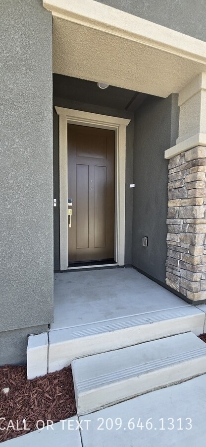 Building Photo - 1695 Placer Pl