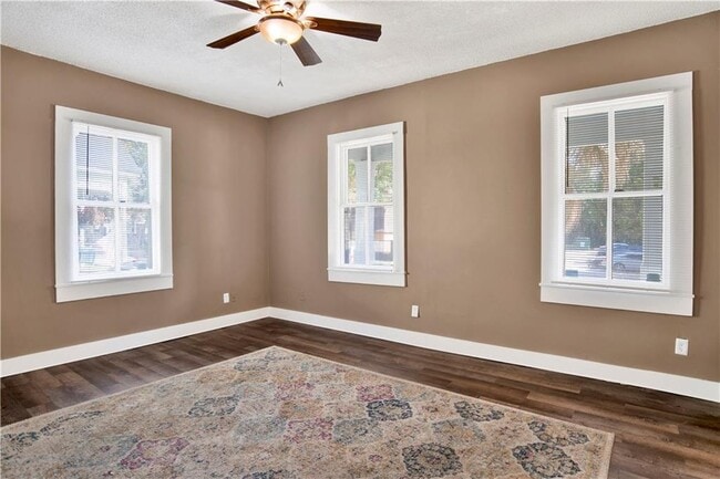 Building Photo - 112 Espejo St