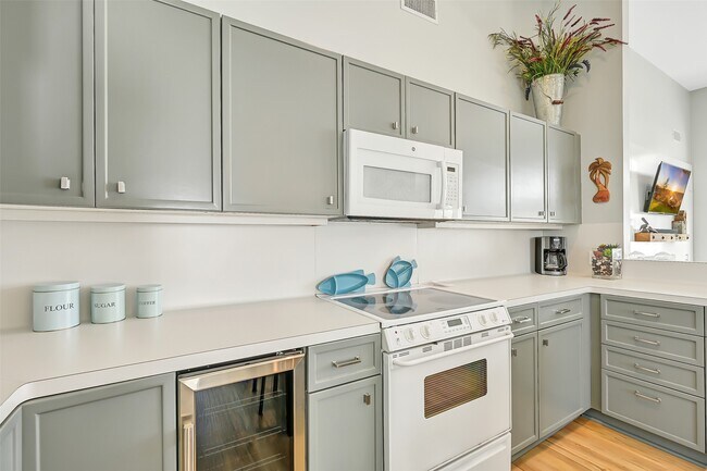 Building Photo - 18418 E De Vaca Ln