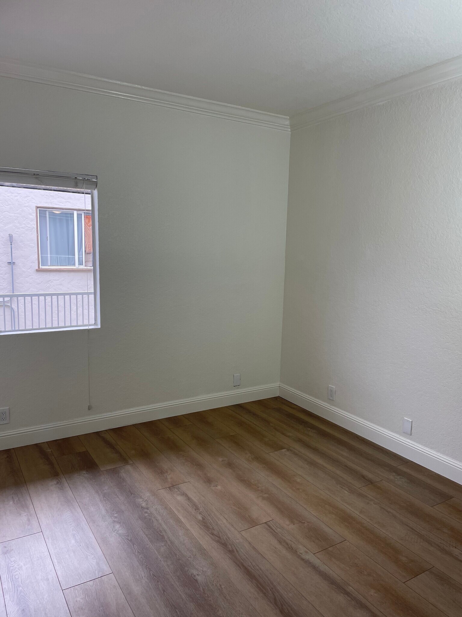 Building Photo - 5039 E Ocean Blvd