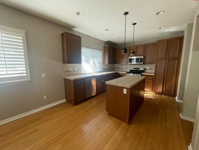 Building Photo - Glenwood, Riverside Gated Community