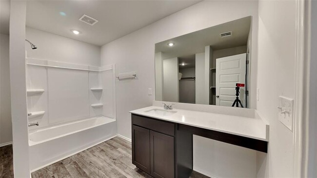 Building Photo - 6009 Bradford Pear Ln