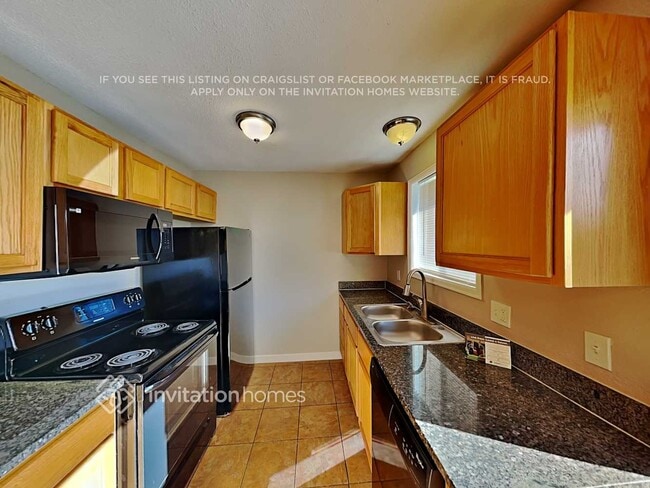 Building Photo - 3570 E 122nd Ave