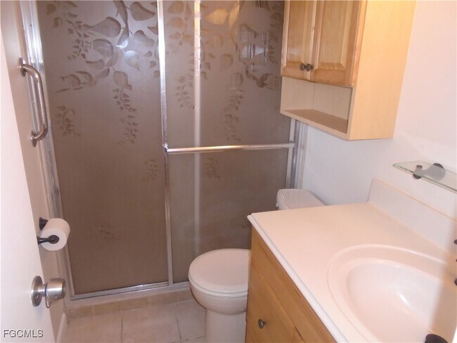 Building Photo - 991 April Ln