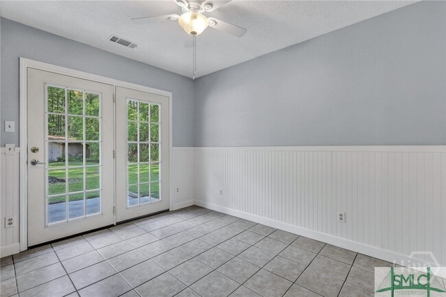 Building Photo - 103 Maple Dr