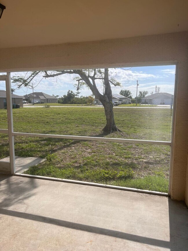 Building Photo - Lovely Home in Central Location