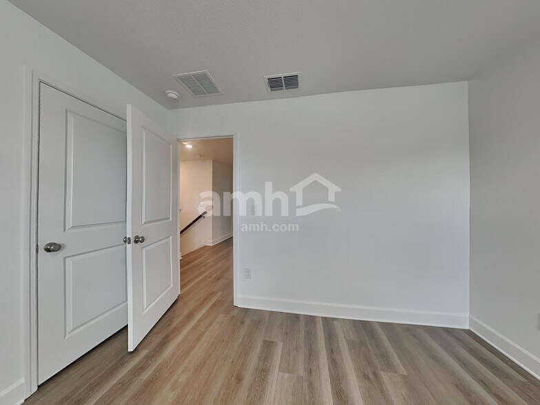 Building Photo - 37878 Dusty Saddle Ln