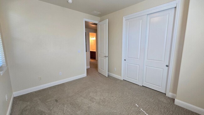 Building Photo - 2205 Heavenly View Trail