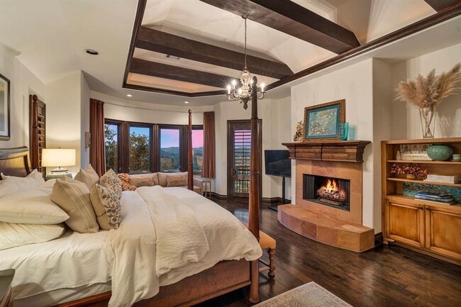 Building Photo - 1710 Mt Larson Rd