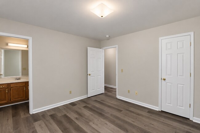 Building Photo - 424 Blake Cir