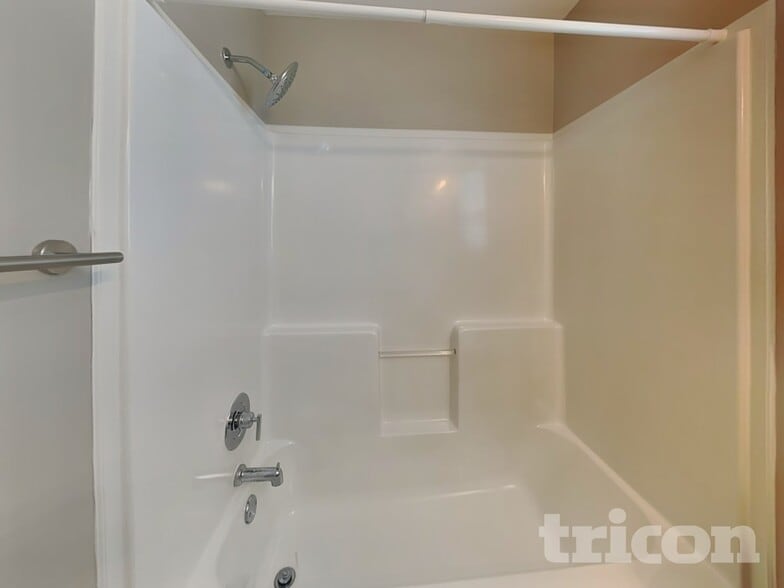 Building Photo - 252 Senator Dr