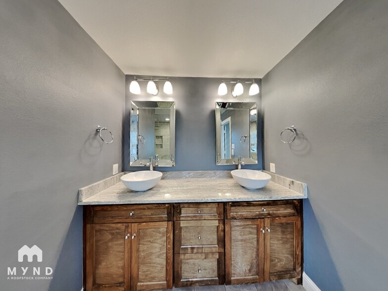 Building Photo - 6111 Ellsworth Ave