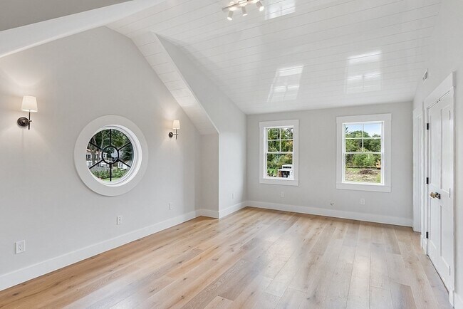 Building Photo - 38 McCallar Ln