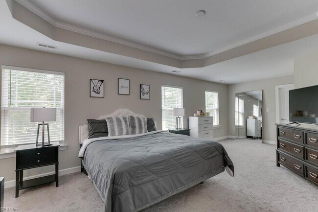 Building Photo - 115 Farrand Dr