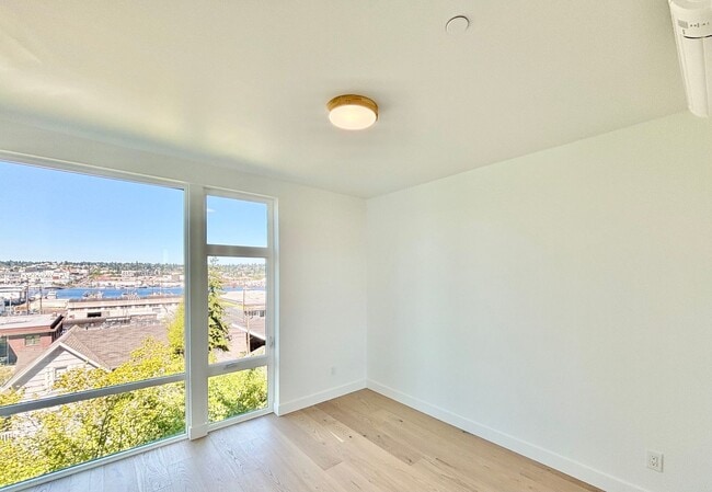 Building Photo - 3816 A 13th Ave W