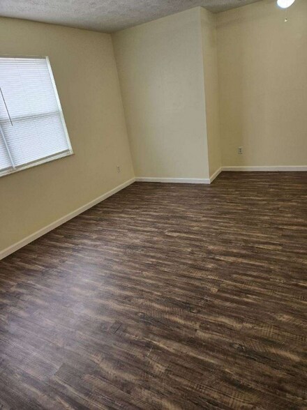 Building Photo - 1725 Watson Rd SE